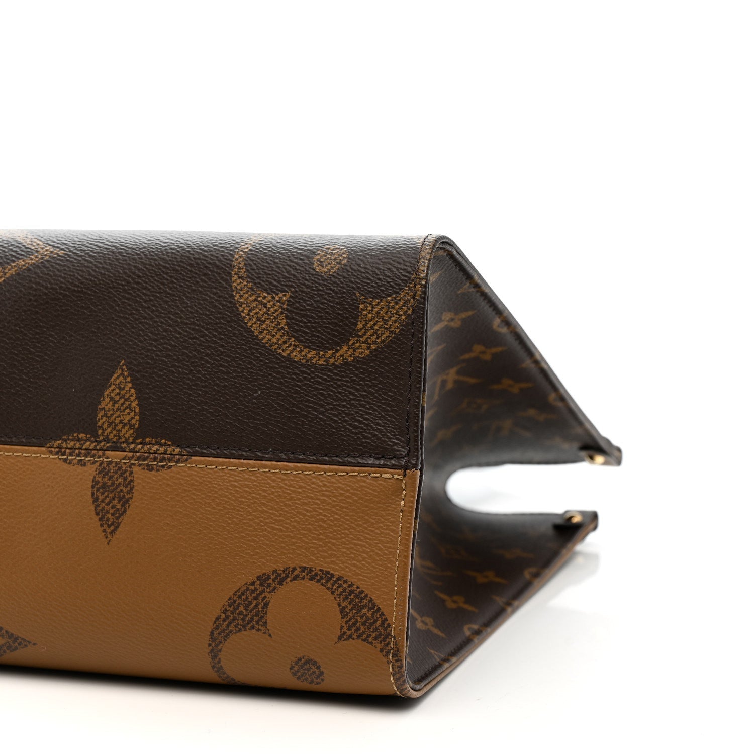 Reverse Monogram Giant Onthego MM