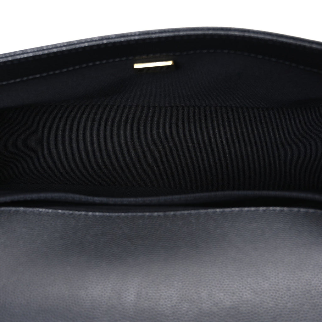 Caviar Quilted Medium Boy Flap Black