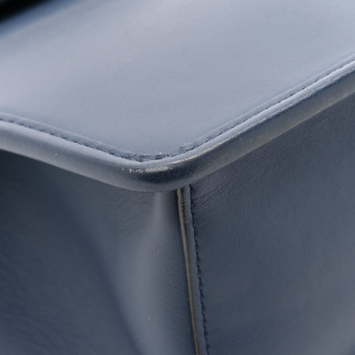 Vitello Century Opaco F is Fendi Kan I Shoulder Bag Blu Scuro