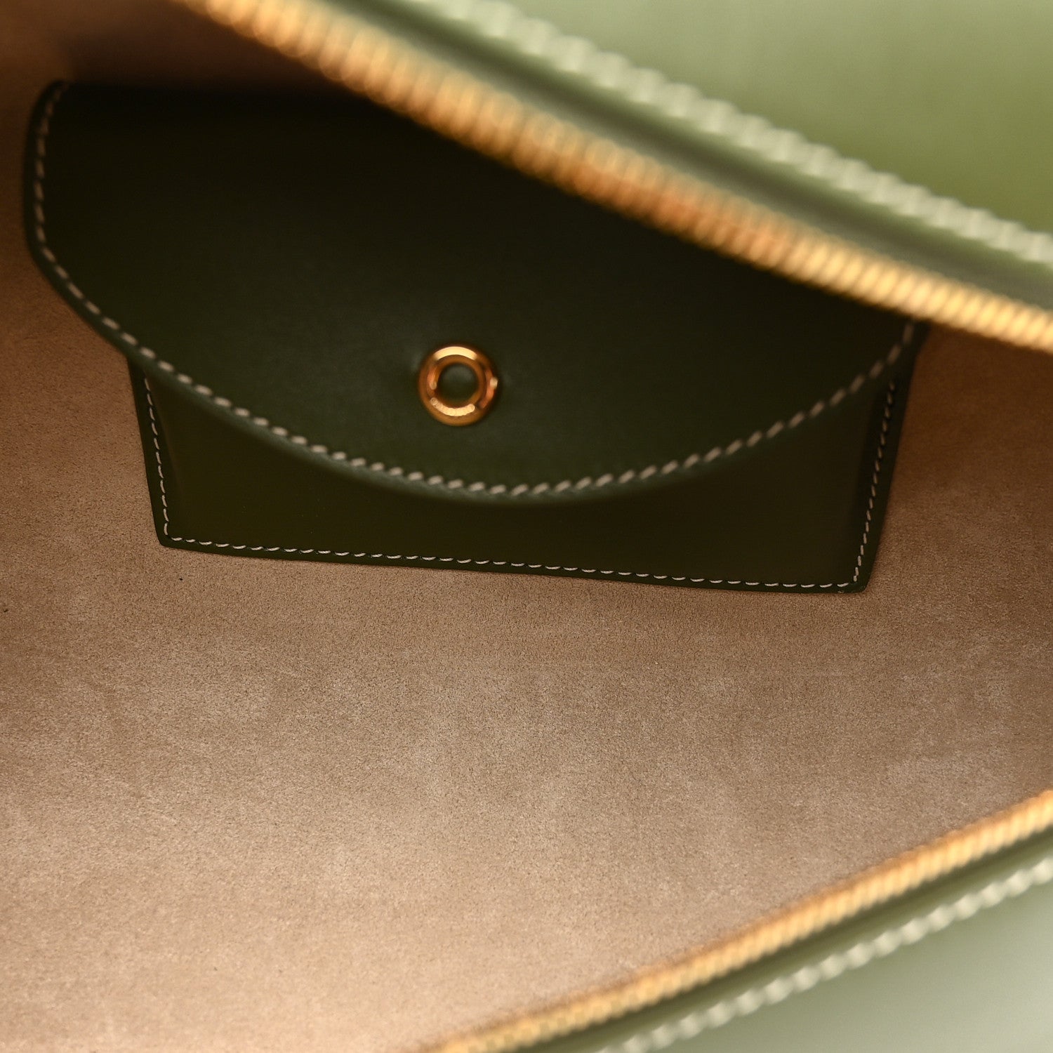 Saddle Calfskin Extra Bag L27 Dark Lichen