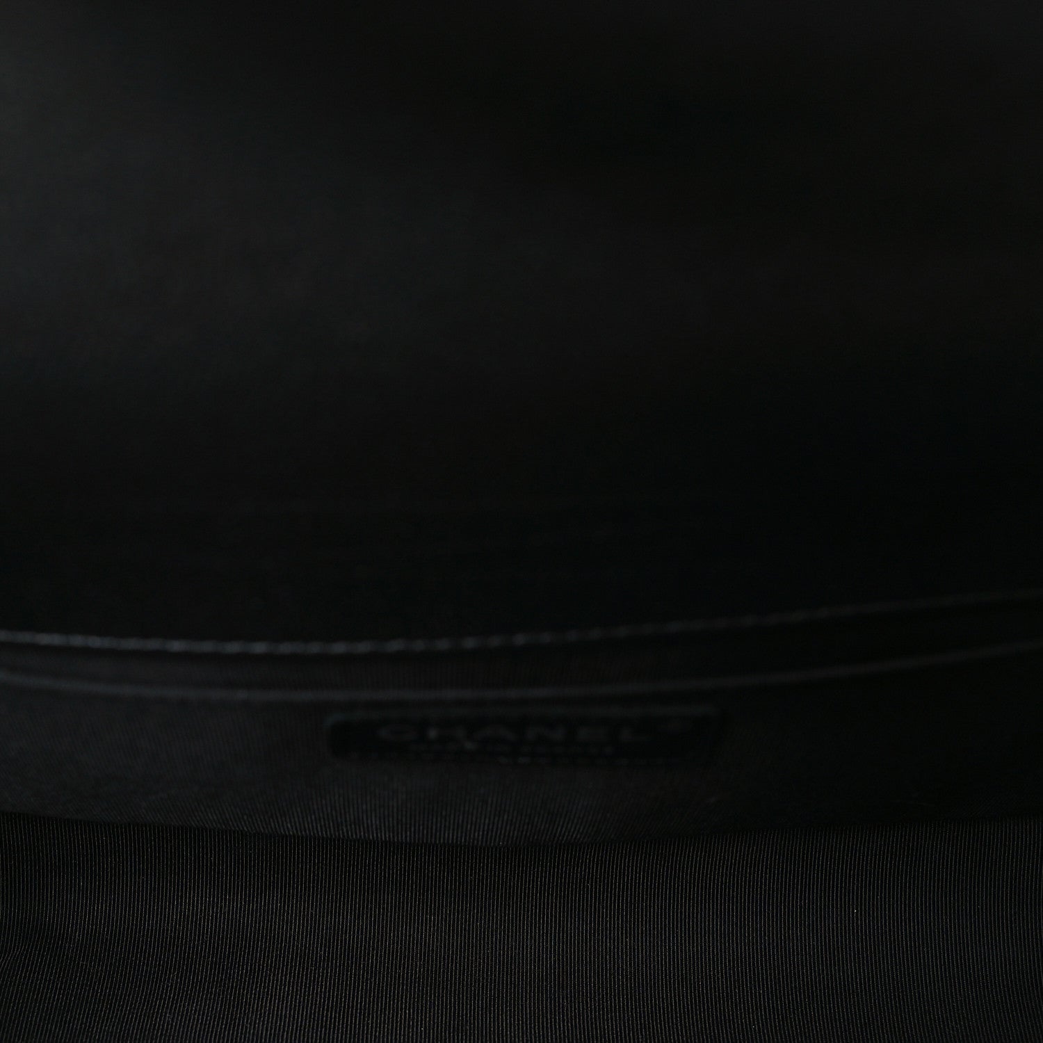 Caviar Quilted Medium Boy Flap So Black