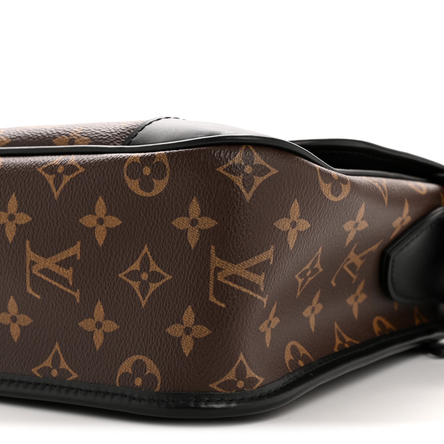 Monogram Macassar Archy Messenger GM