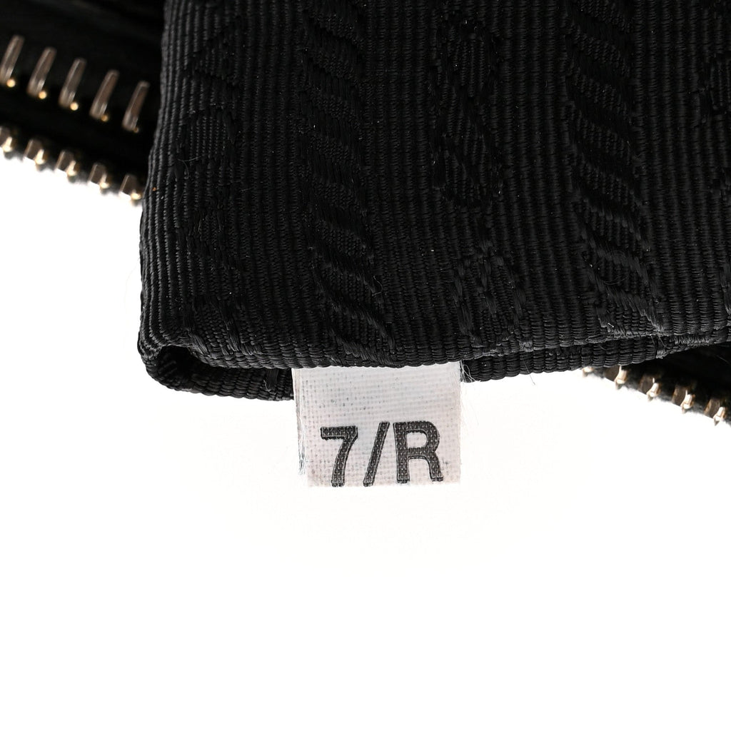 Saffiano Medium Galleria Double Zip Tote Black