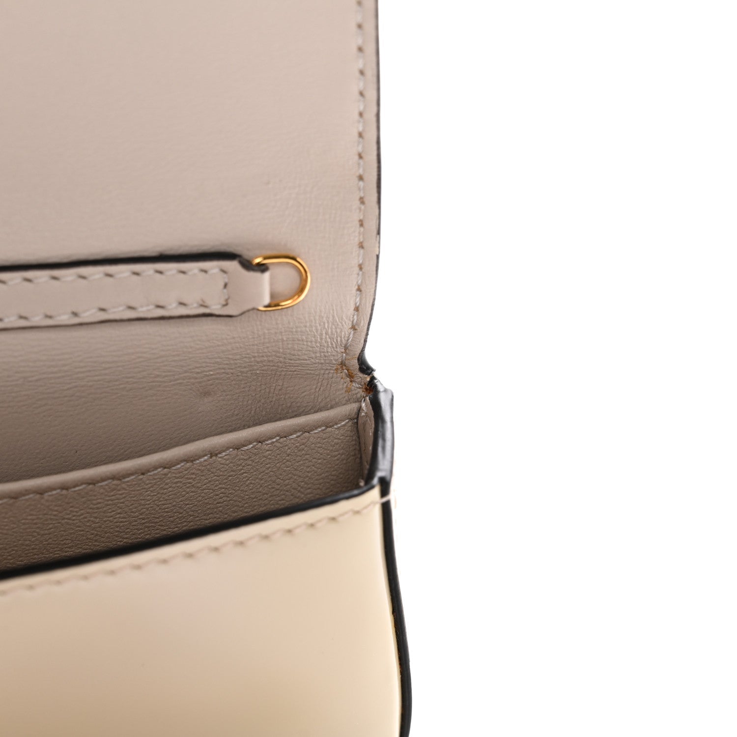 Vitello Vernice Mou Nano Baguette Belt Charm Latte