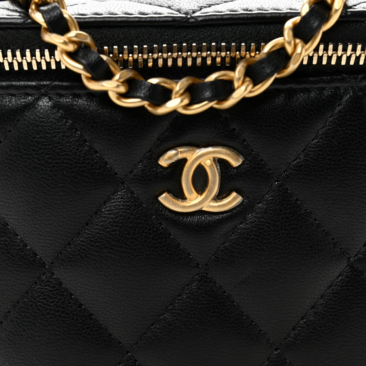 Lambskin Quilted Mini Pearl Crush Vanity Case With Chain Black