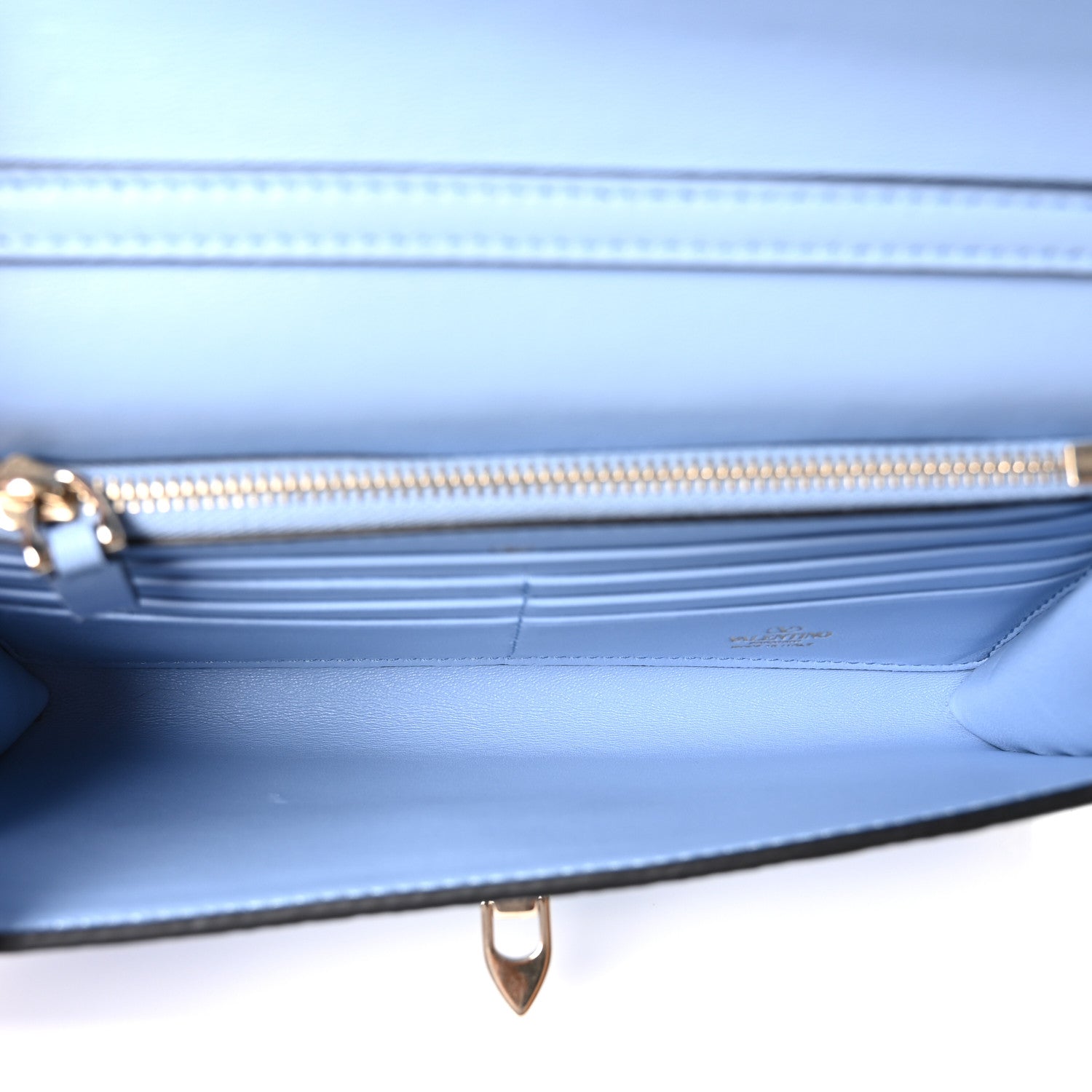 Grainy Calfskin Rockstud Flip Lock Wallet With Chain Niagra