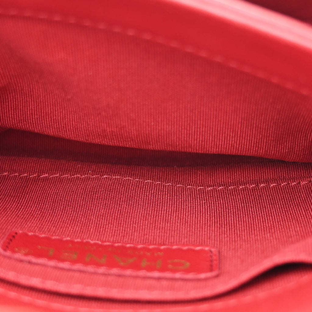 Lambskin Quilted CC Unchained Crossbody Red