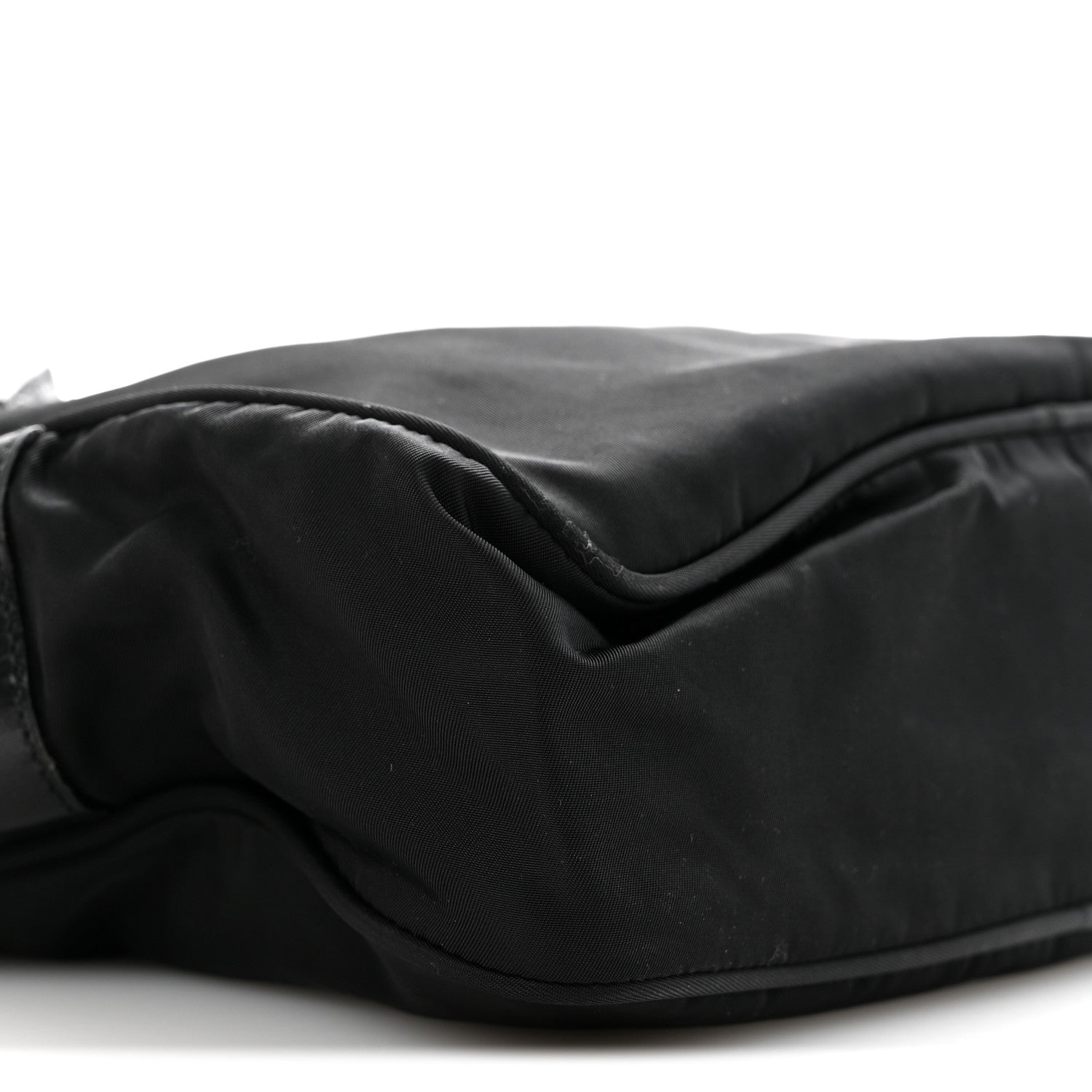 Nylon Vela Messenger Bag Black