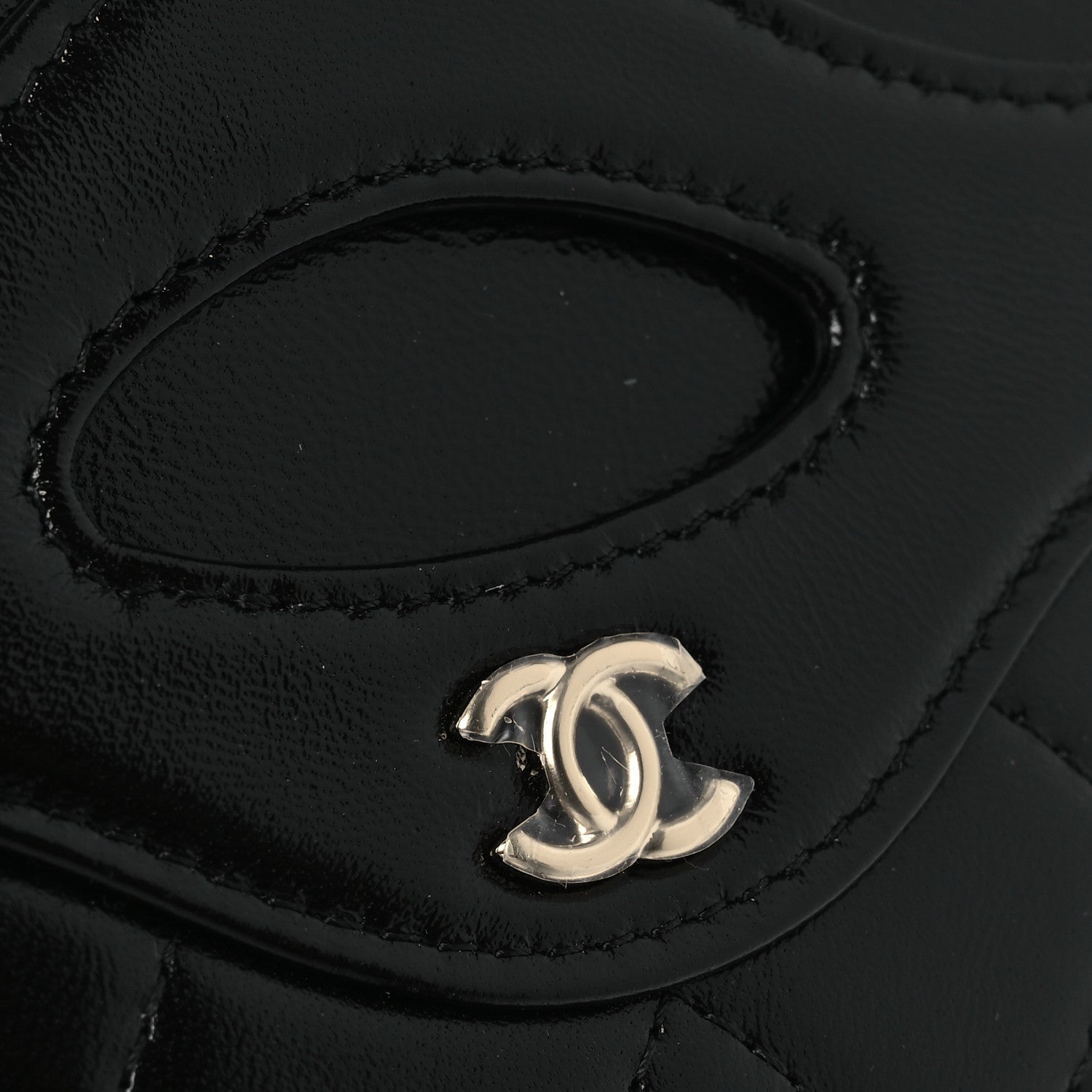 Shiny Crumpled Calfskin Quilted 31  Holder Black