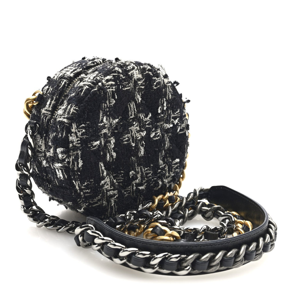 Tweed Quilted 19 Round Clutch With Chain Black White