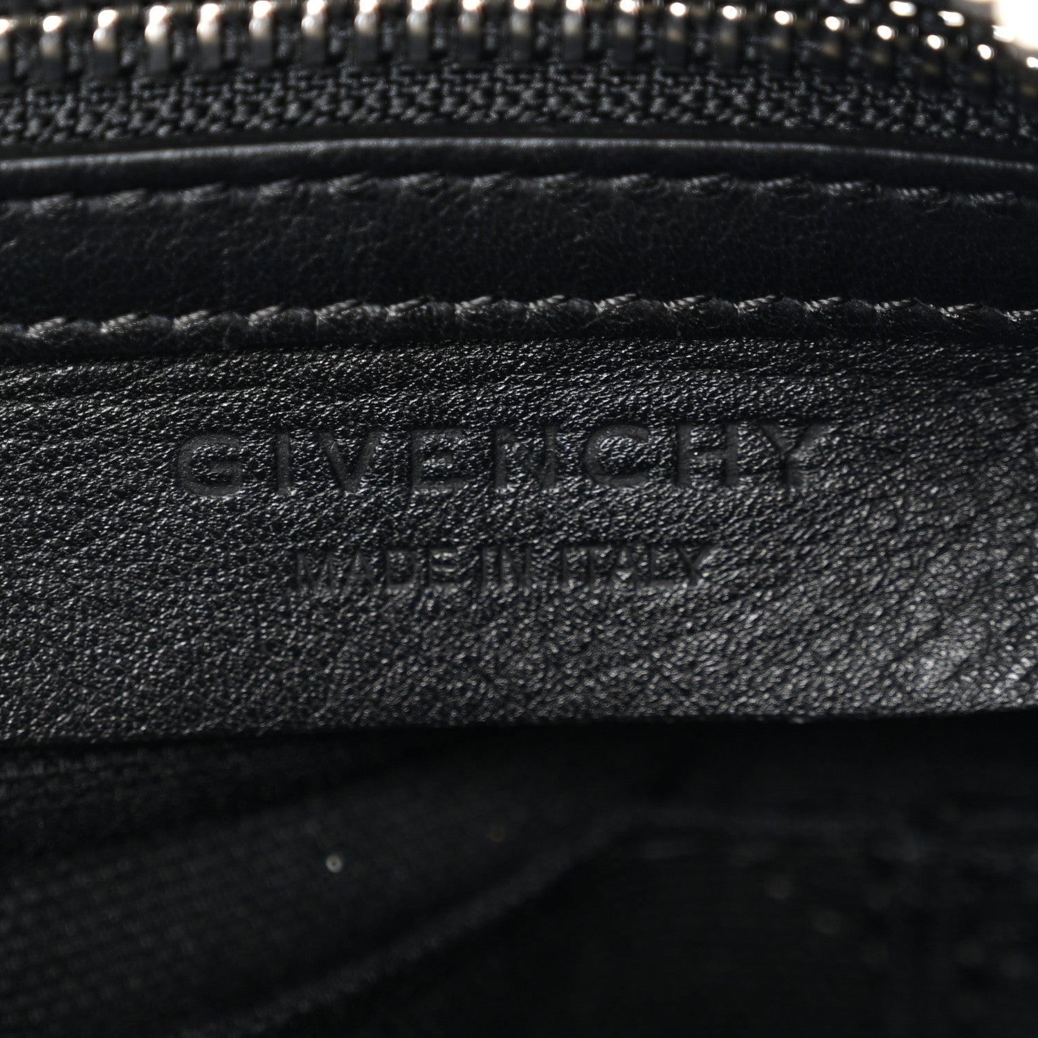 Sugar Goatskin Velvet Logo Small Pandora Black