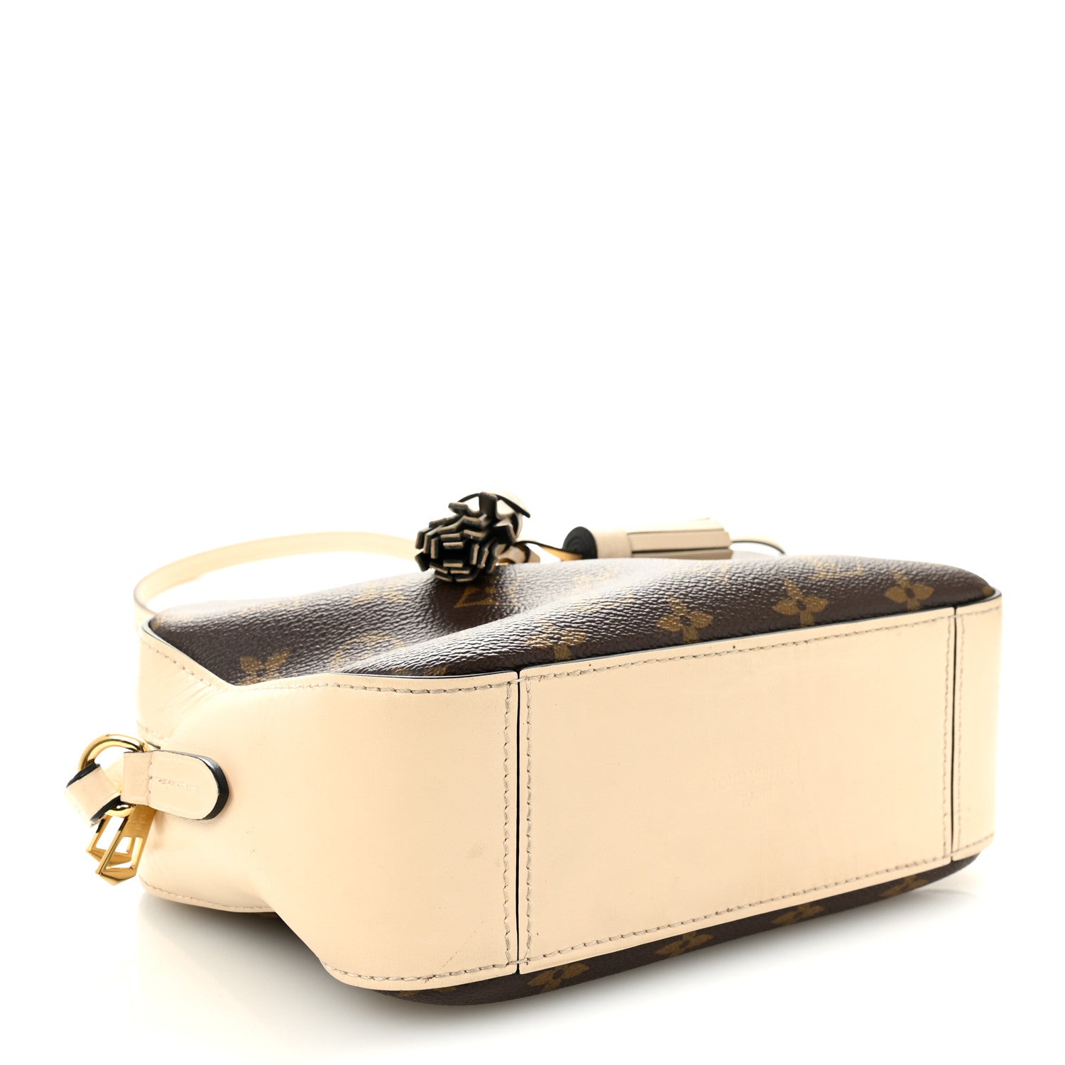 Monogram Saintonge Creme