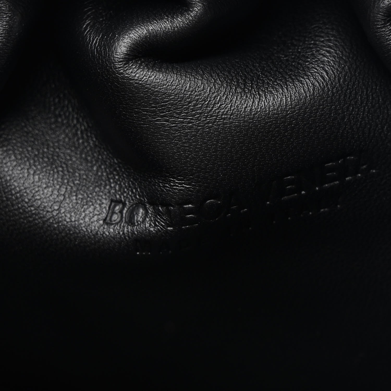 Nappa Maxi Intrecciato The Pouch Oversized Clutch Black