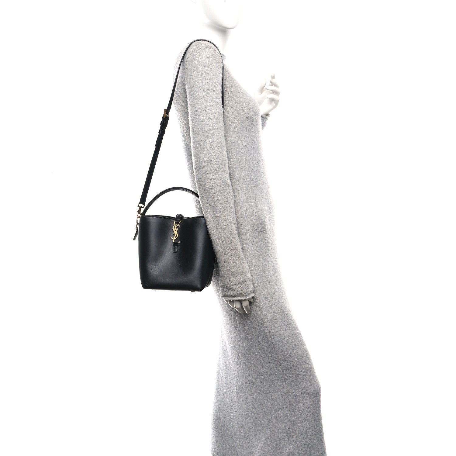 Shiny Calfskin Le 37 Bucket Bag Black