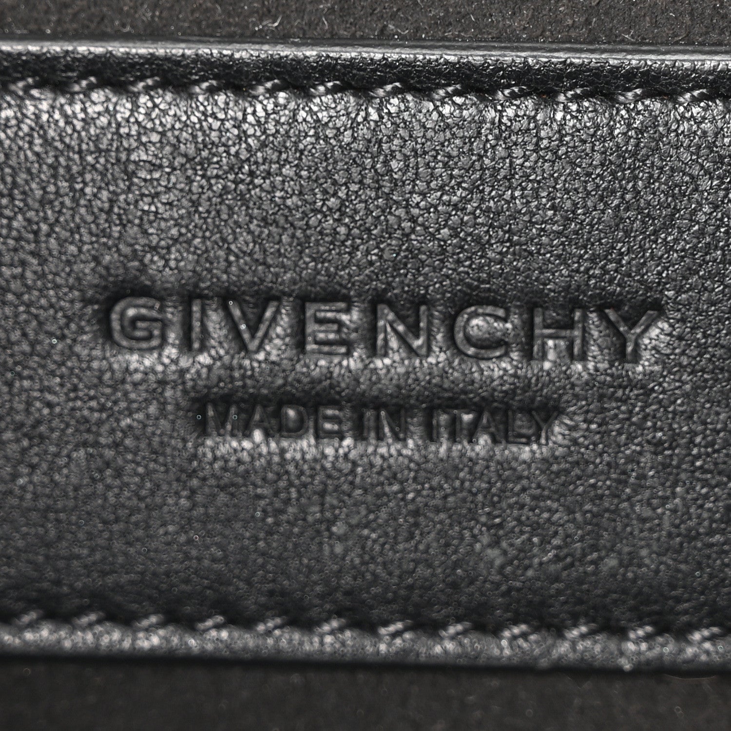 Goatskin Grommet Medium GV3 Shoulder Bag Black