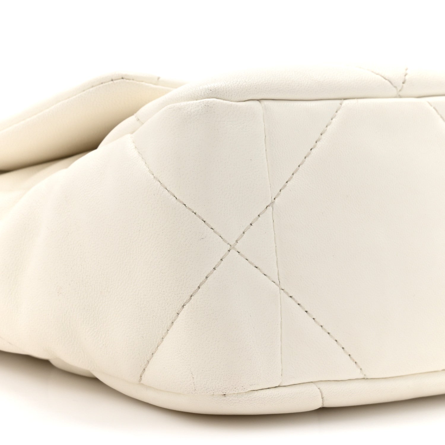 Lambskin Quilted Medium Chanel 19 Flap White