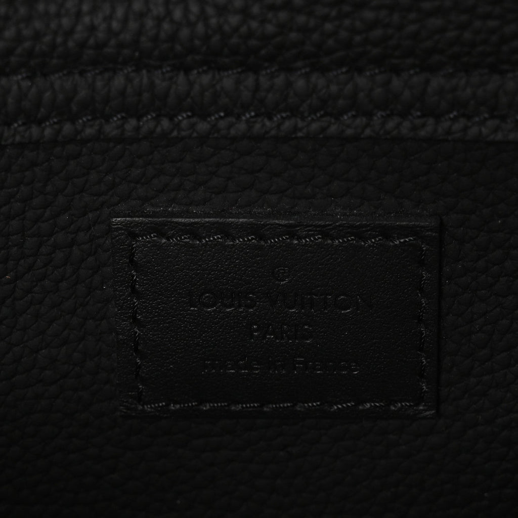Grained Calfskin Aerogram Takeoff Sling Black