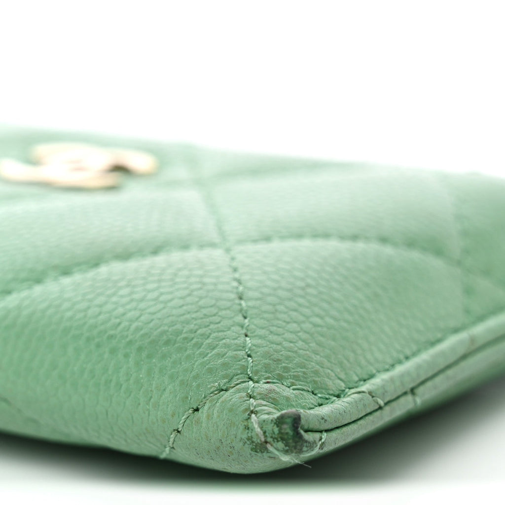 Caviar Quilted  Holder Green