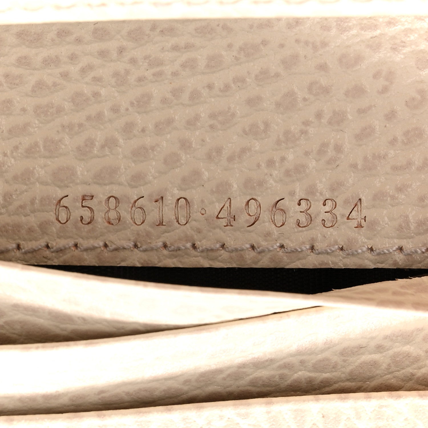 Dollar Calfskin GG Supreme Monogram GG Marmont  Case Mystic White Beige Ebony