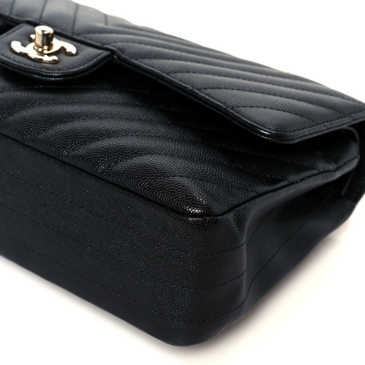 Caviar Chevron Quilted Medium Double Flap Black