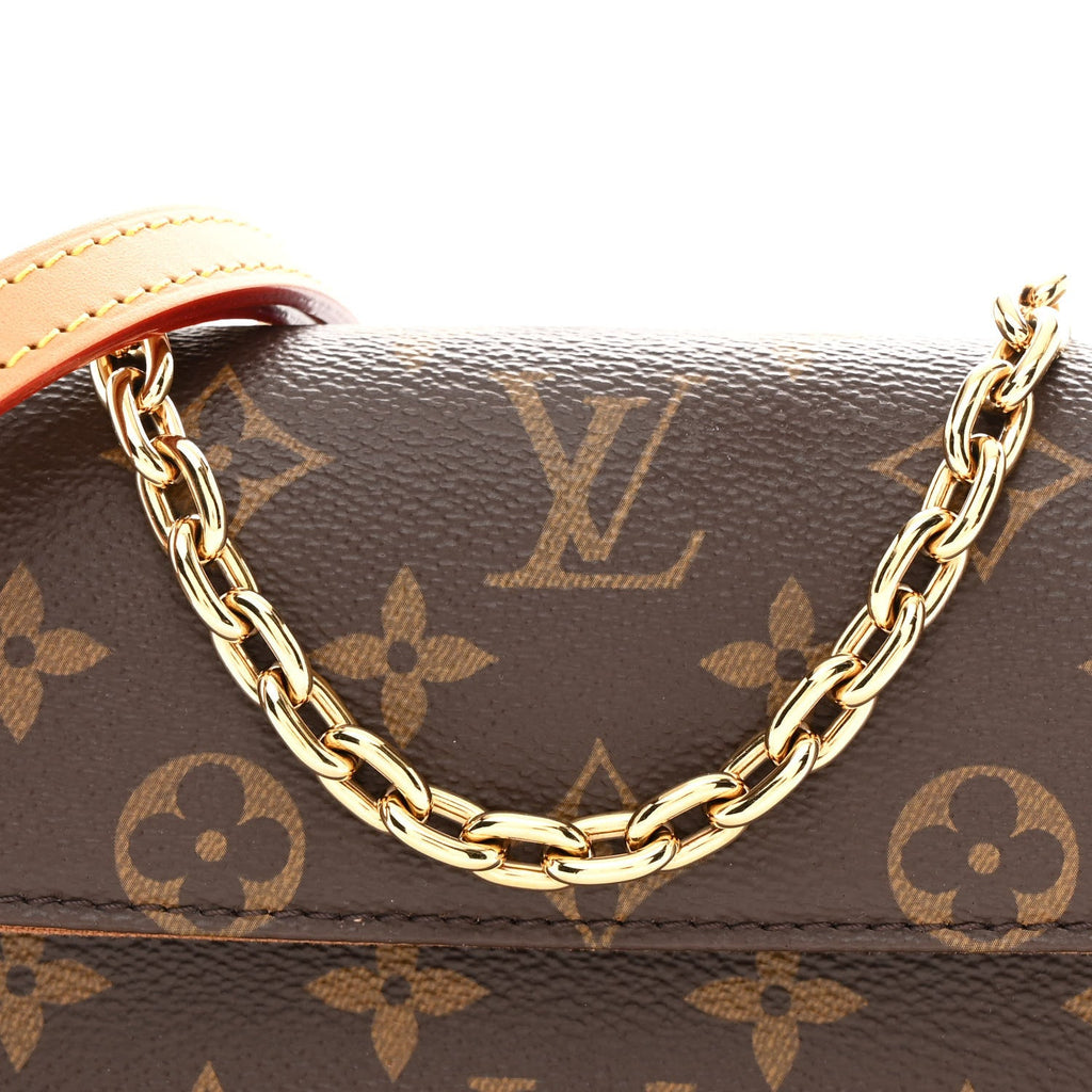 Monogram Ivy Wallet On Chain