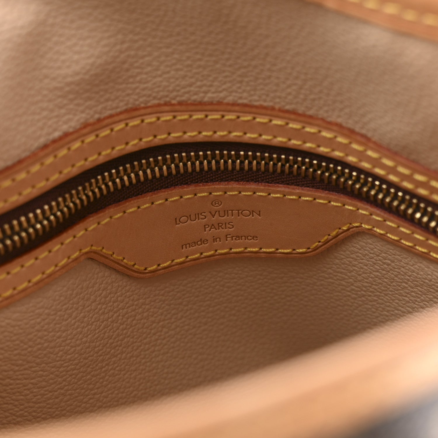 Monogram Petit Bucket 23