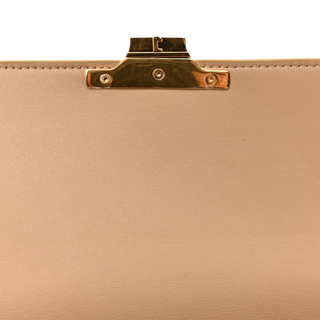 Shiny Calfskin Teen Triomphe Nude