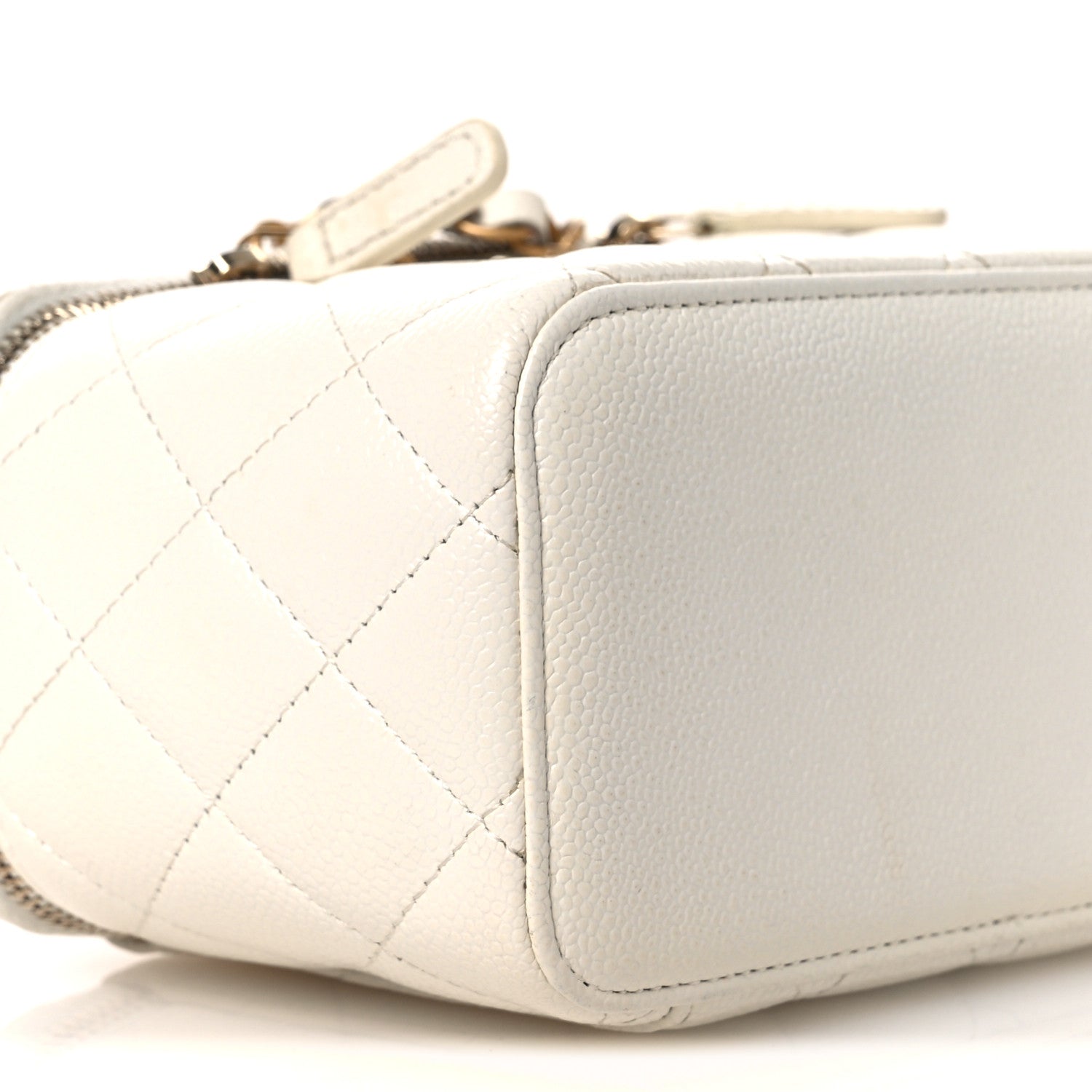 Shiny Caviar Quilted Pick Me Up Vanity Case White