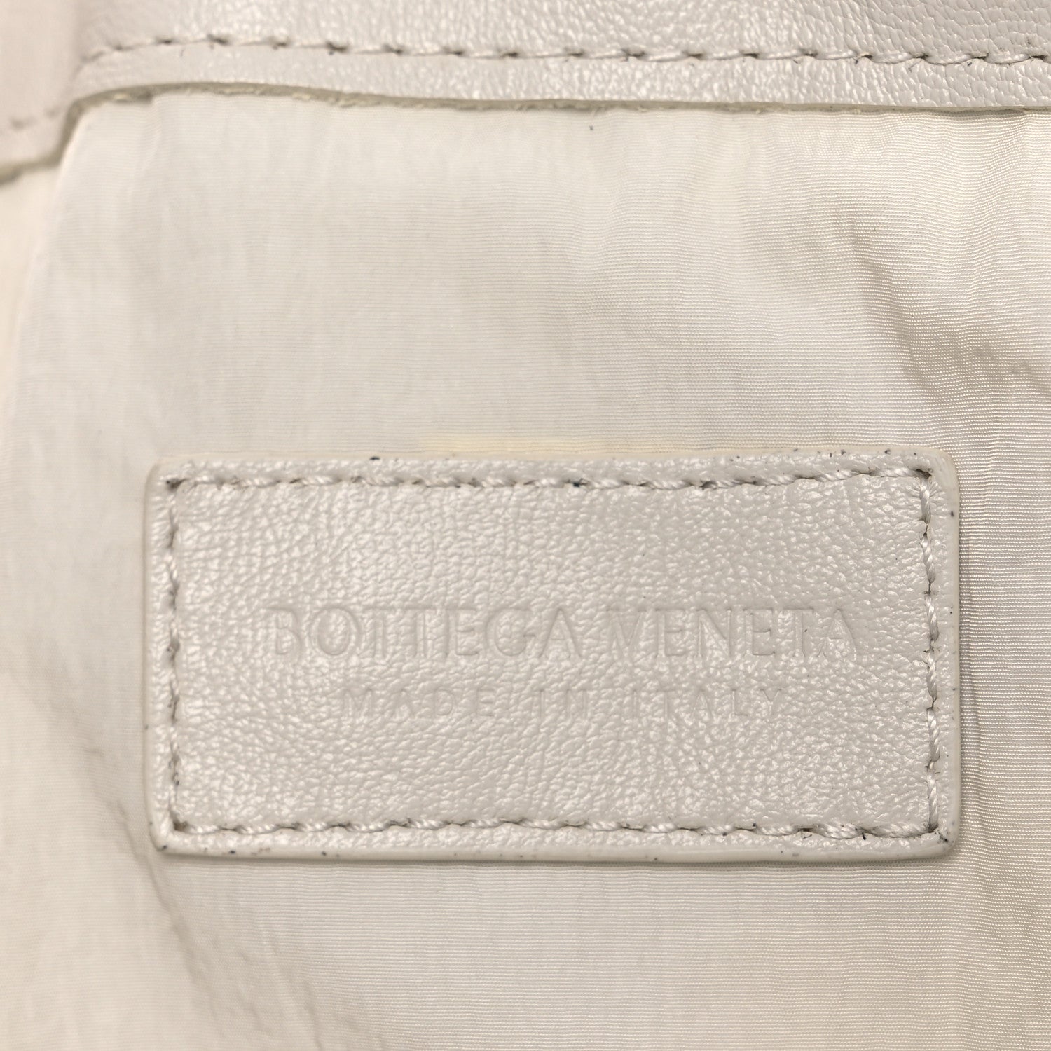 Nappa Intrecciato Heart Medium Dustbag White Dark Red