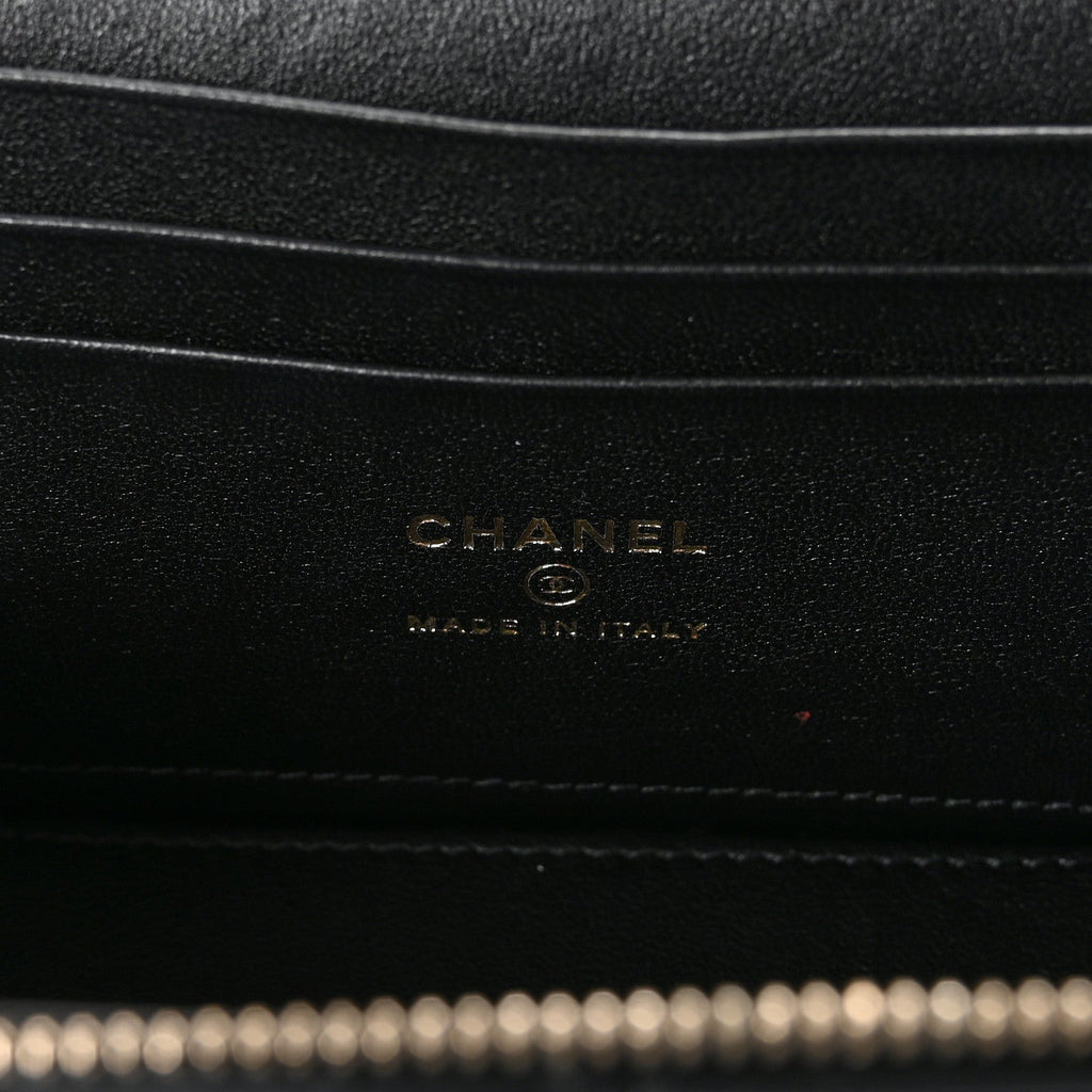 Lambskin Quilted Small Top Handle Vanity Case With Chain Black