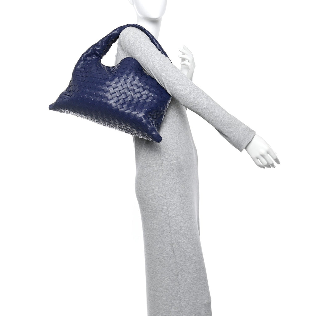 Calfskin Intrecciato Small Hop Duke