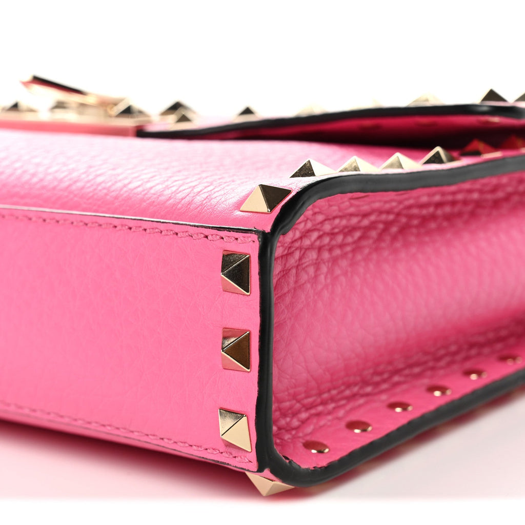 Pebbled Calfskin Medium Rockstud Flip Lock Crossbody Bag Feminine Pink