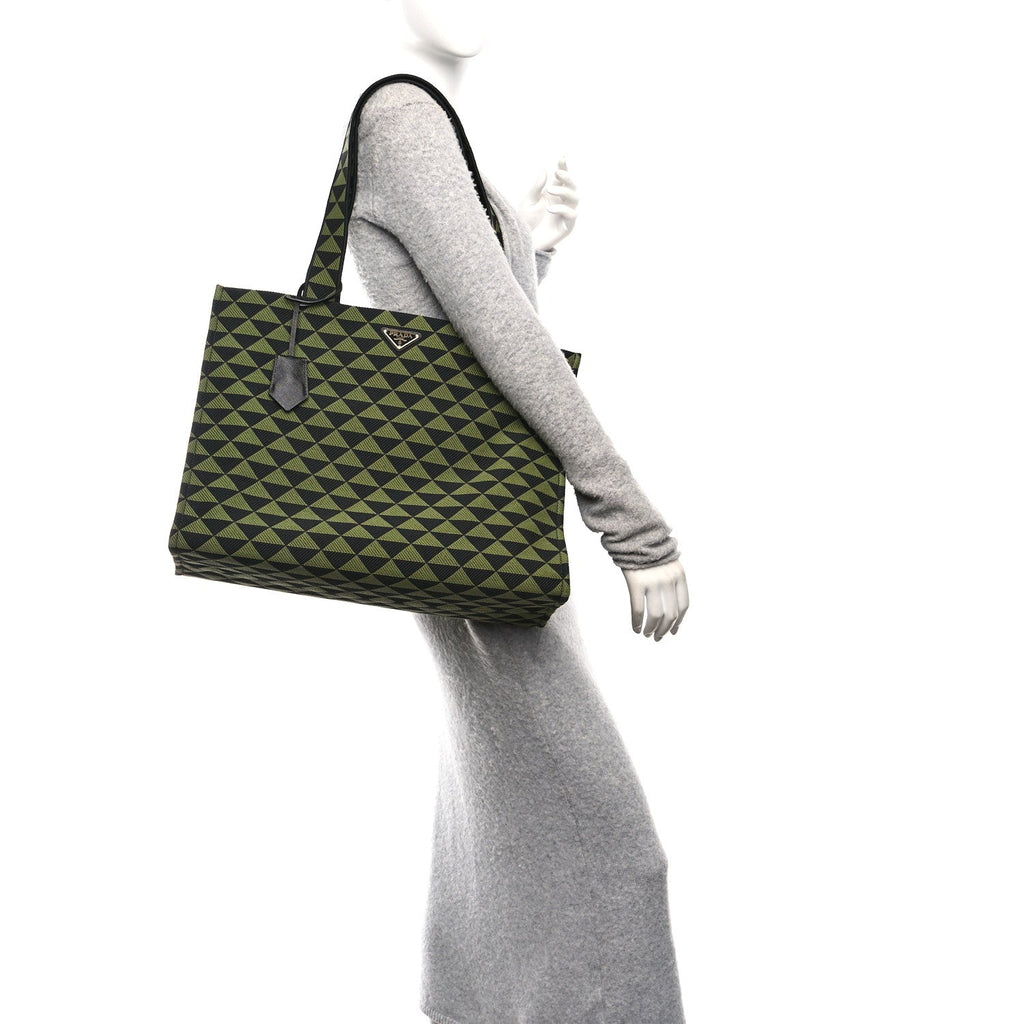 Jacquard Saffiano Triangolo Symbole Embroidered Shopping Tote Black Edera