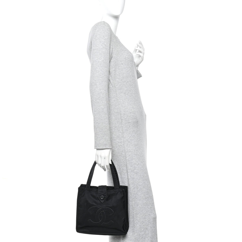 Nylon Button CC Tote Black