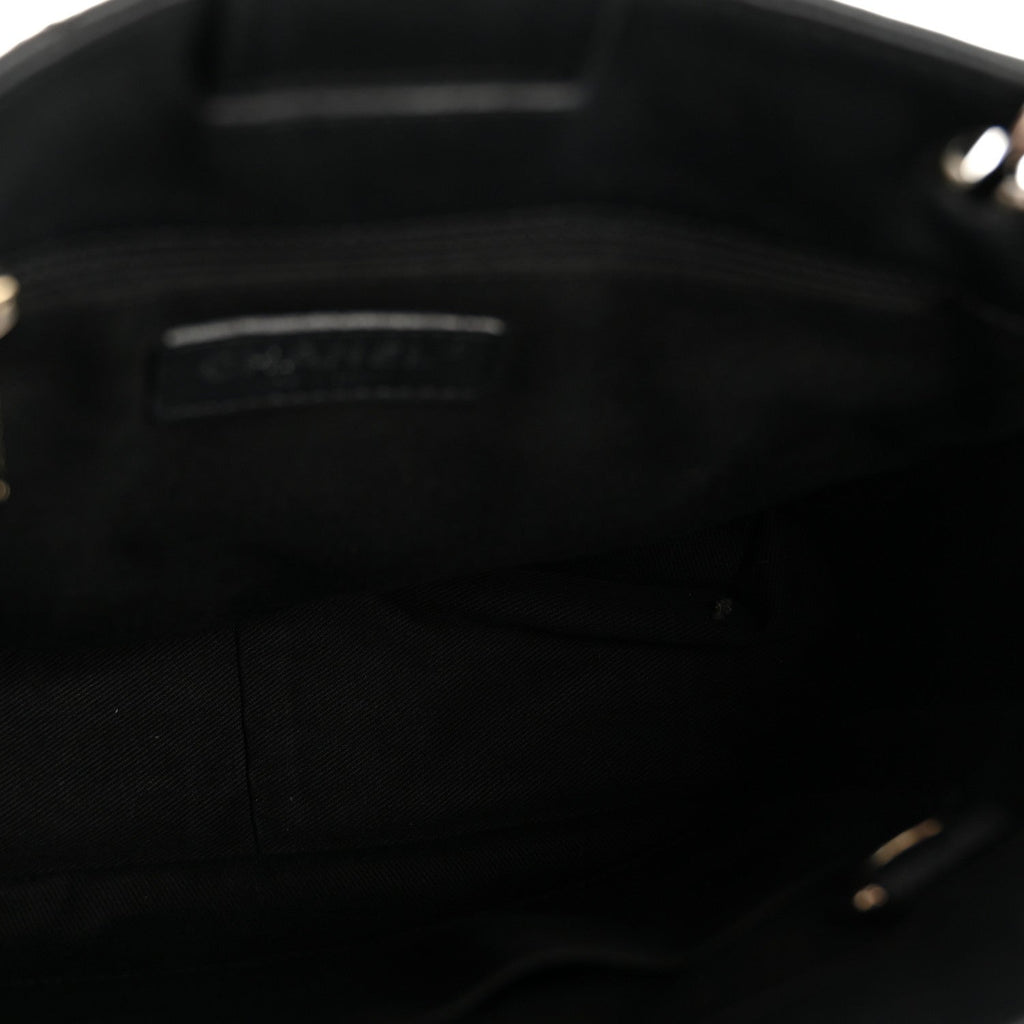 Caviar Quilted Petit Shopping Tote PST Black