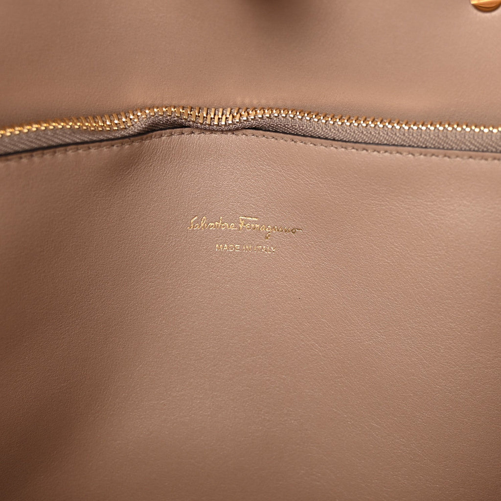 Smooth Calfskin Large The Studio Bag Caraway Seed