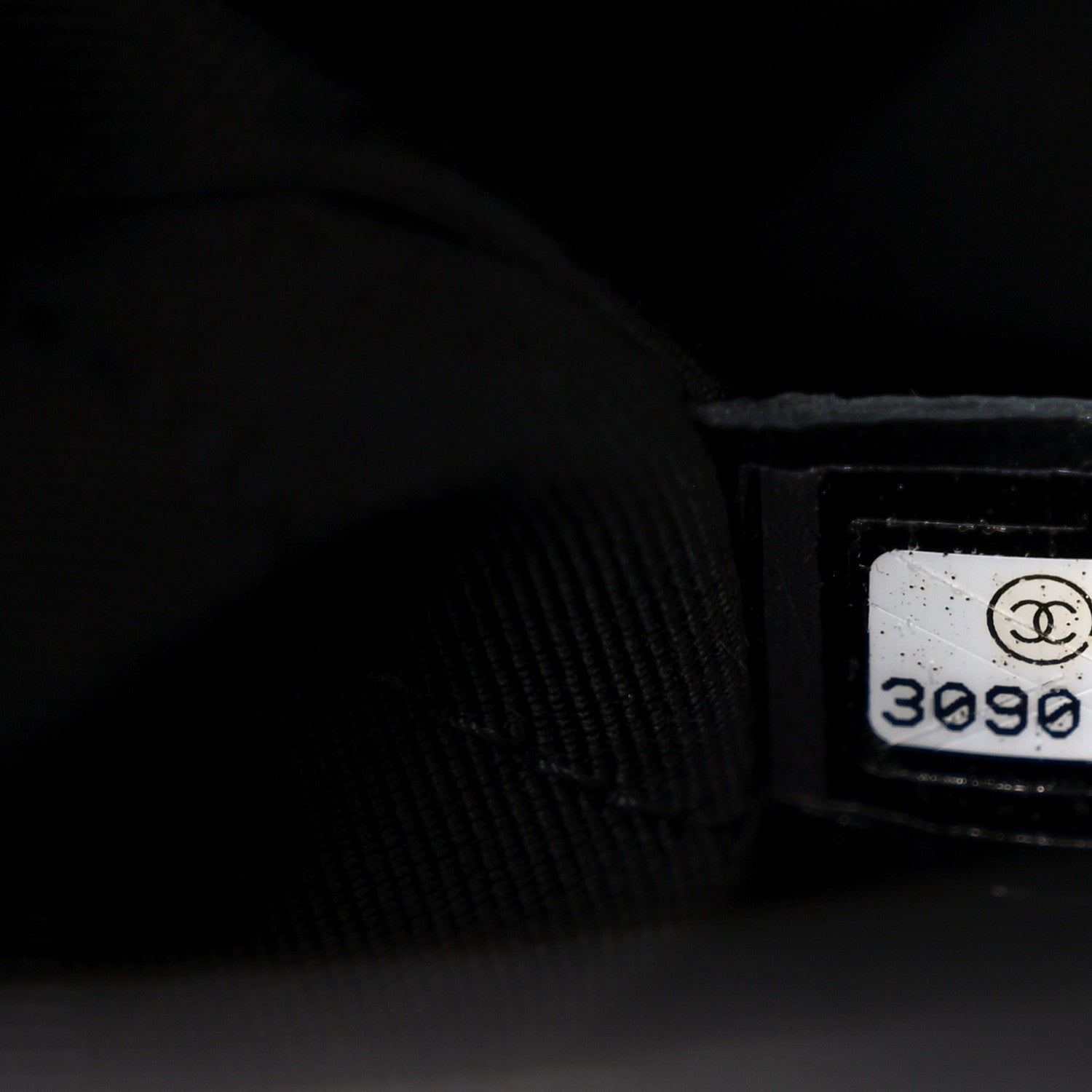 Crumbled Calfskin Embossed Flap Black