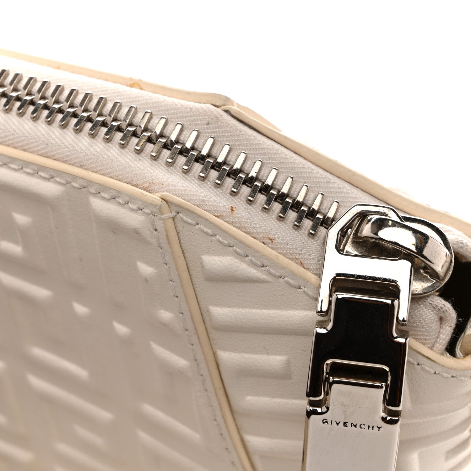 Calfskin Logo Embossed XS Antigona 4G Ivory