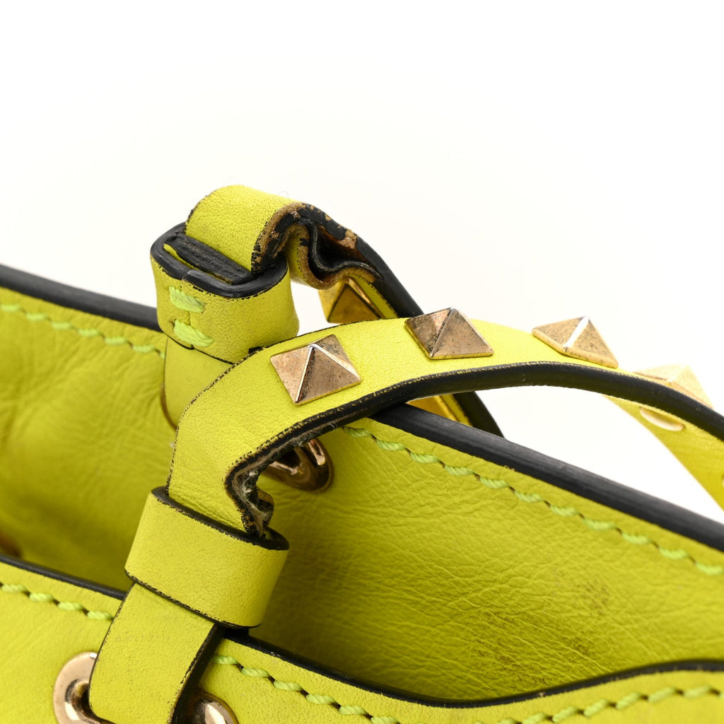 Vitello Medium Rockstud Tote Yellow Fluo