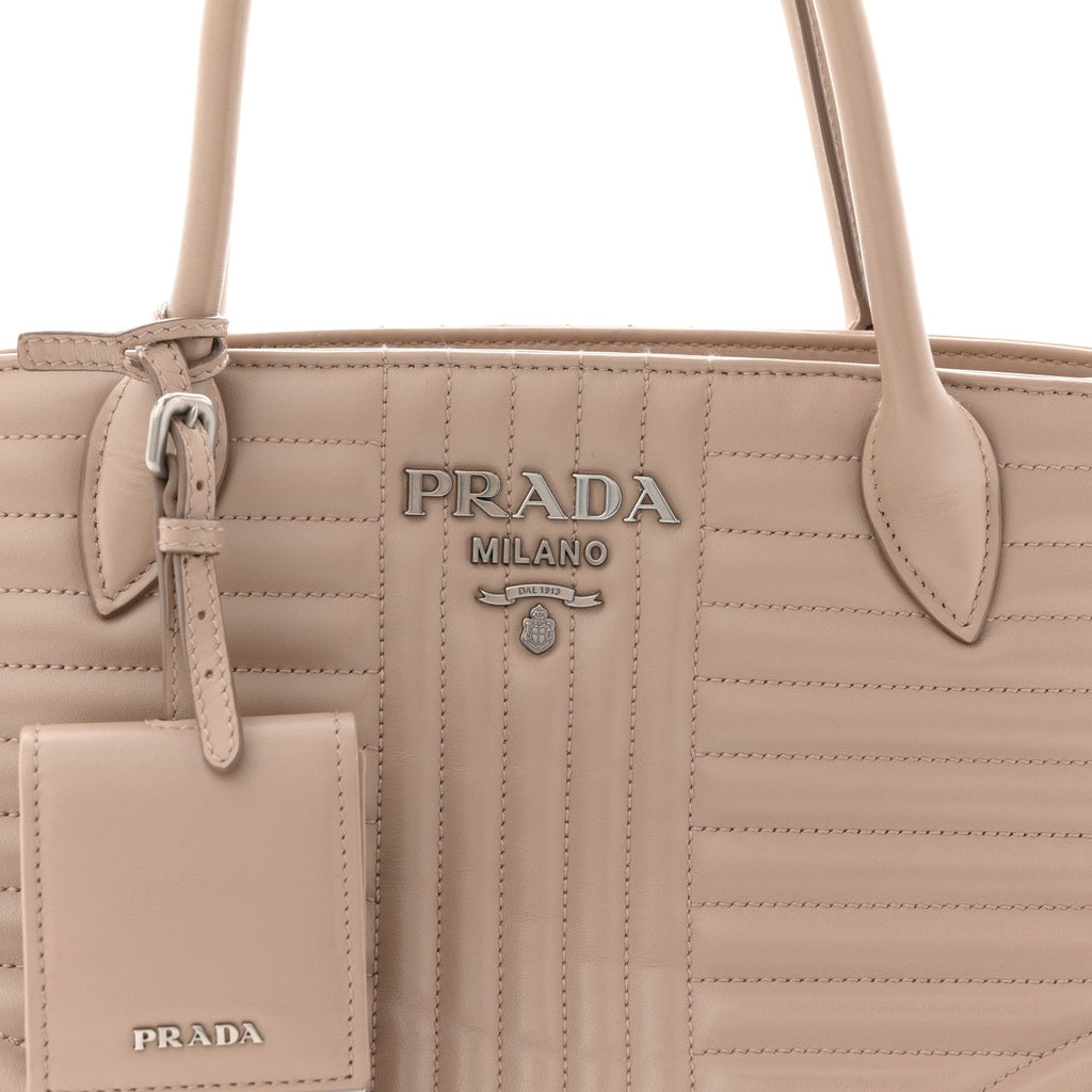 Soft Calfskin Impunture Diagramme Tote Cipria