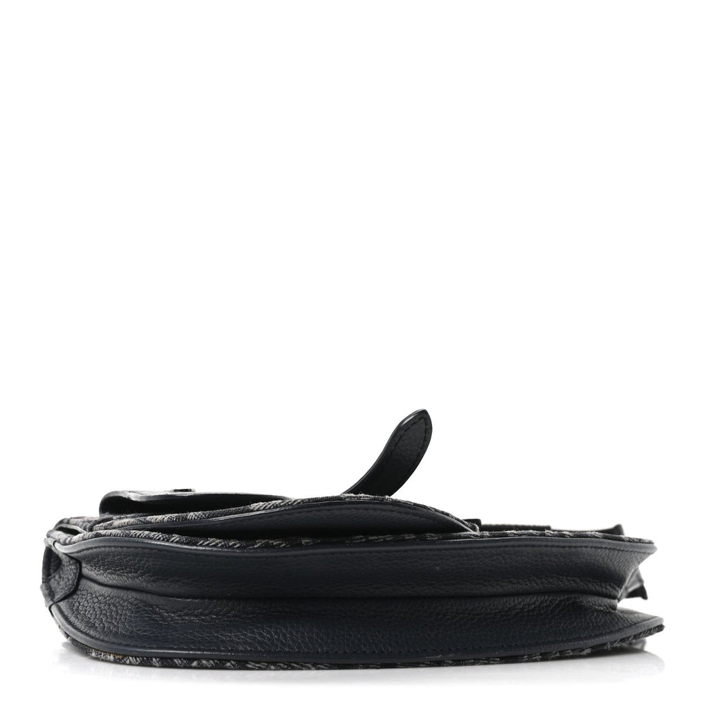 Oblique Saddle Messenger Pouch Blue Black
