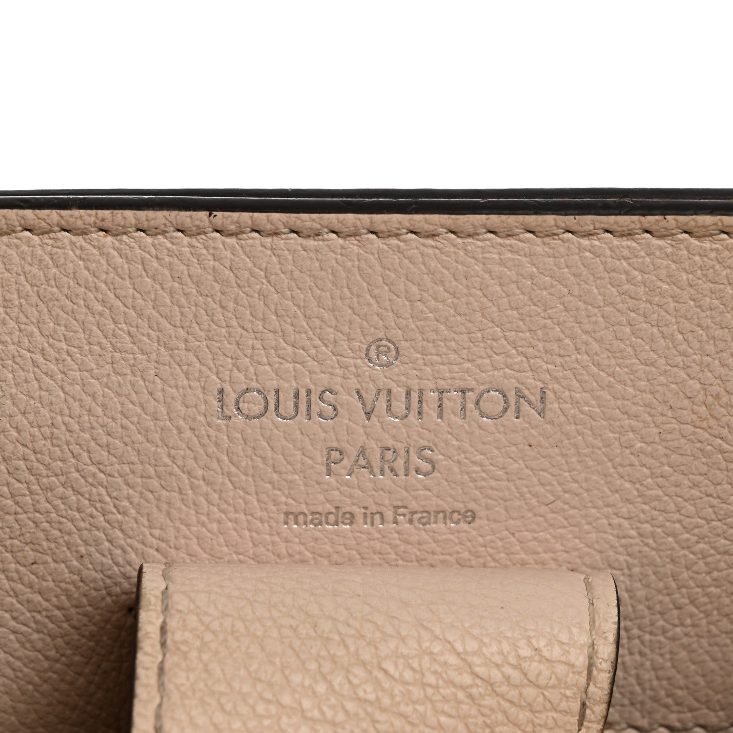 Calfskin Lockme Bucket Soie Quartz Calla