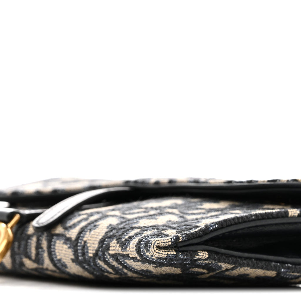 Oblique Saddle Chain Long Wallet Blue