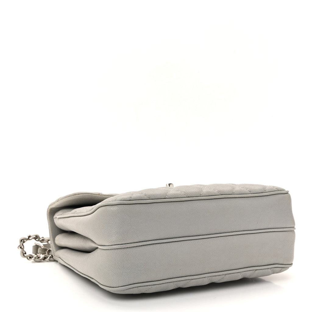 Caviar Quilted Medium Urban Companion Flap Grey