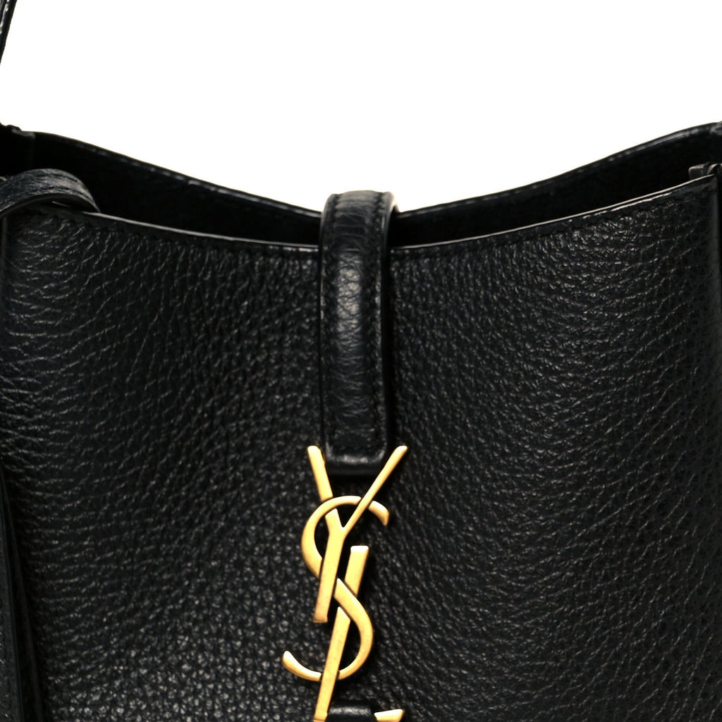 Grained Calfskin Baby Le 5 A 7 Supple Hobo Black