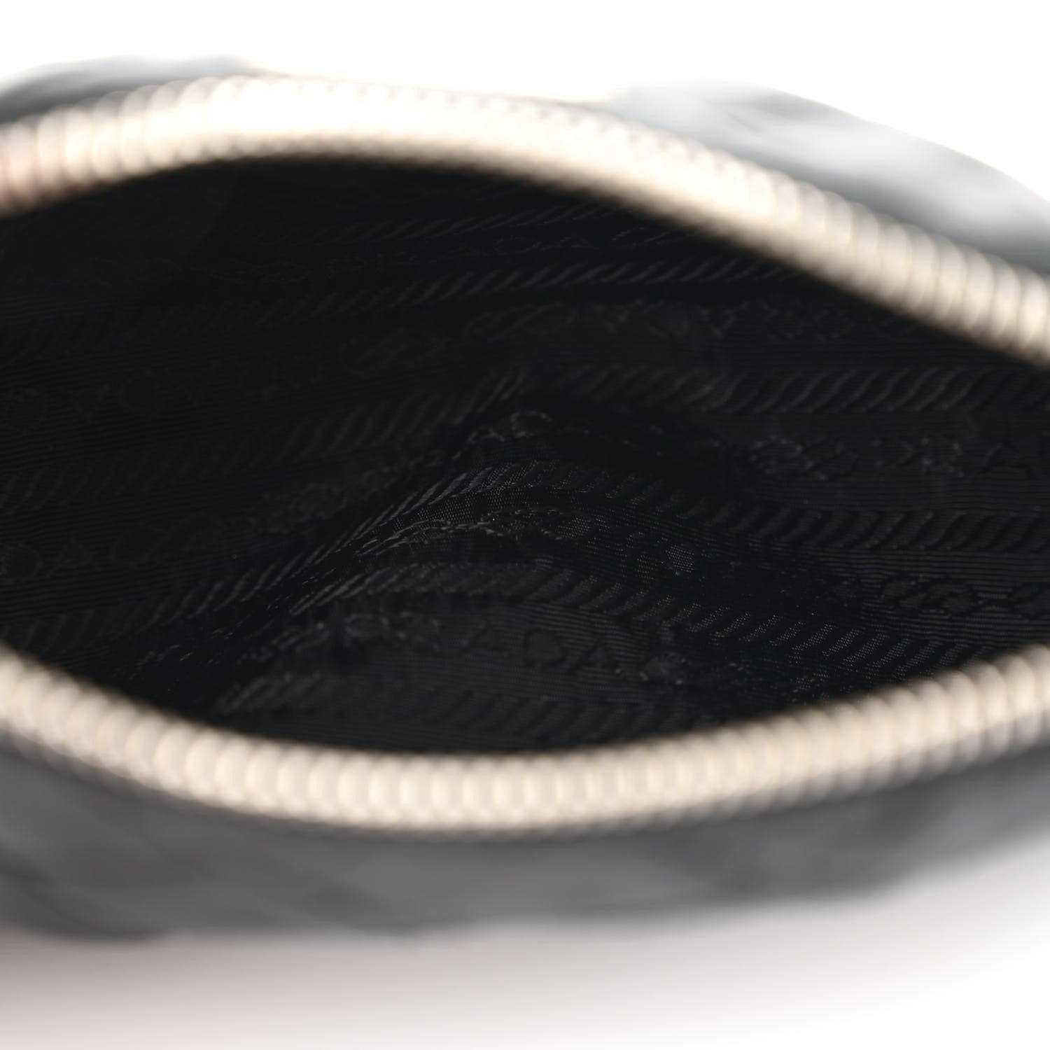 Tessuto Nylon Saffiano Impunturato Quilted Barrel Pochette Black