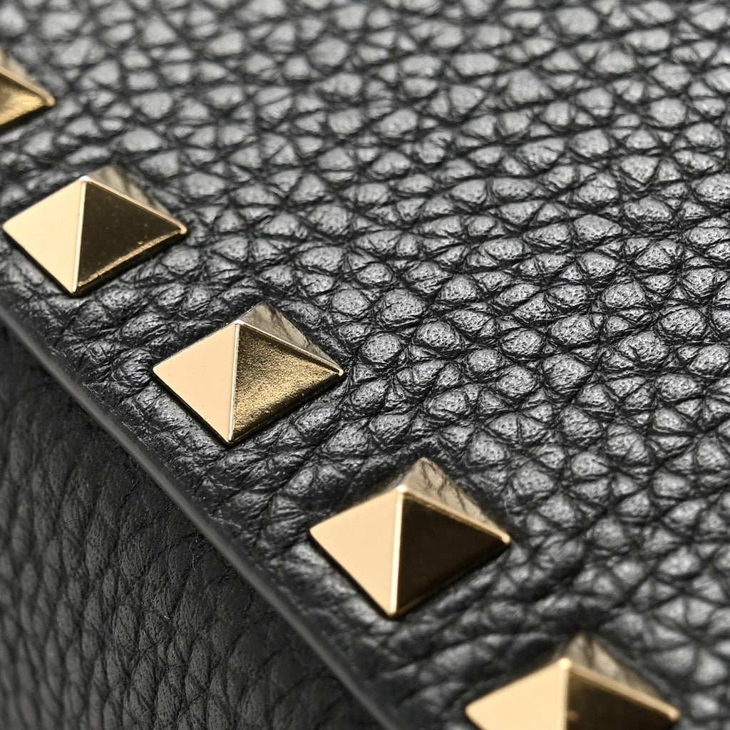 Pebbled Calfskin Rockstud Wristlet Zip Pouch Black