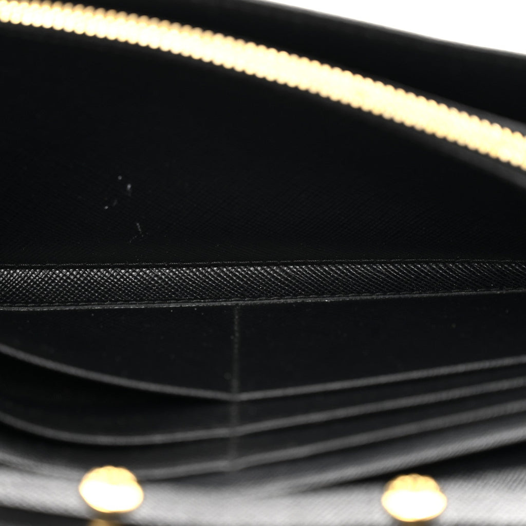 Saffiano Metal Oro Chain Wallet Black