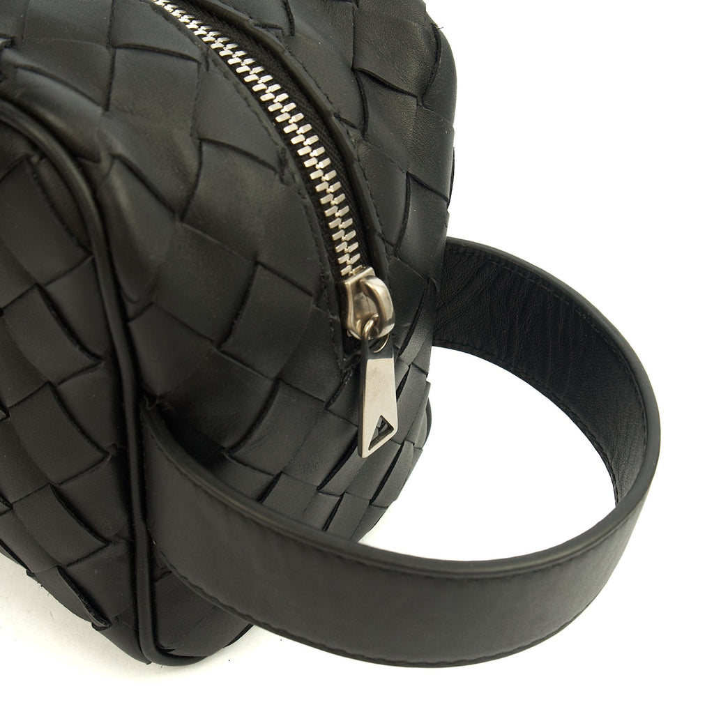 Bottega Veneta Clutch Intrecciato Zip Pouch in Black, Intrecciato Nappa