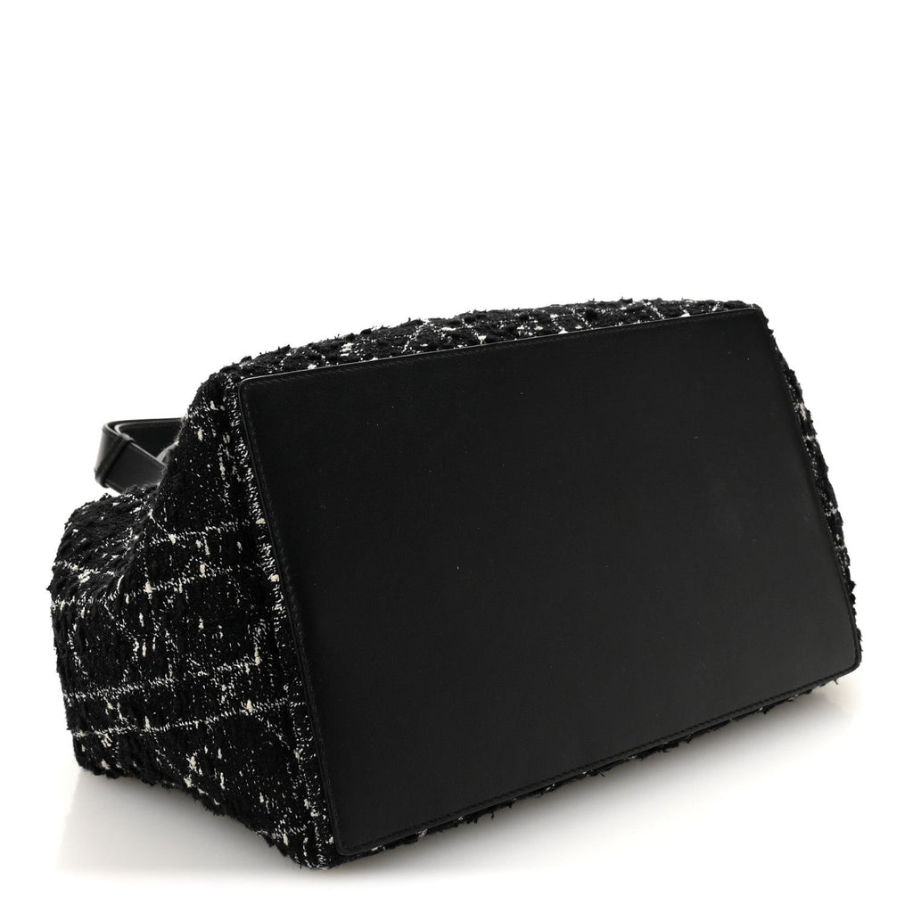 Calfskin Tweed Cannage Medium Toujours Black White